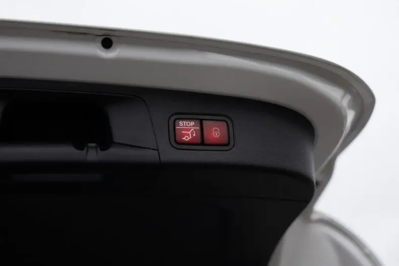 Mercedes-Benz GLA 250 (Clasa GLA) din 2024 cu 11.961 km - oferta MER196729 - foto 7