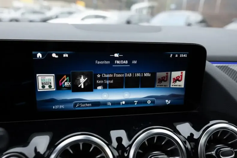 Mercedes-Benz GLA 250 (Clasa GLA) din 2024 cu 11.961 km - oferta MER196729 - foto 11