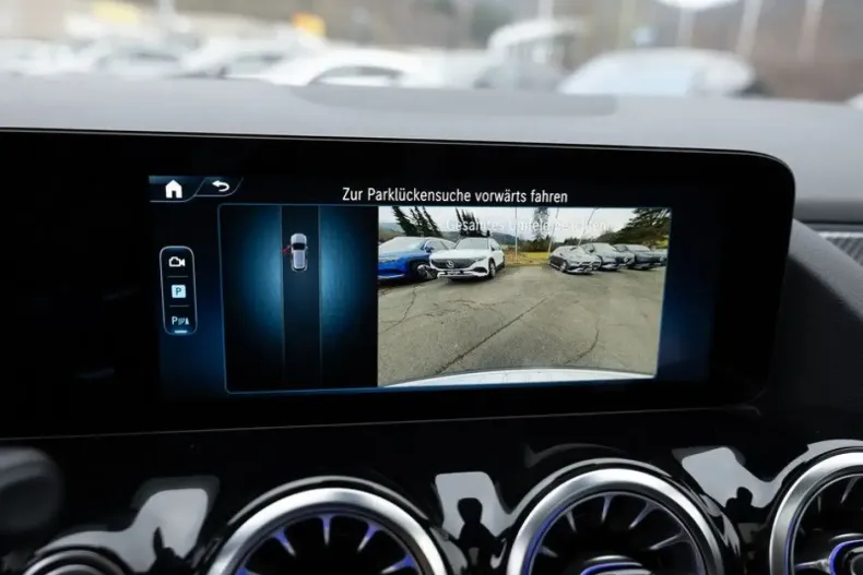 Mercedes-Benz GLA 250 (Clasa GLA) din 2024 cu 11.961 km - oferta MER196729 - foto 14