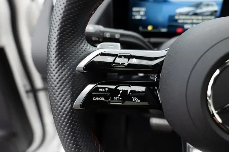 Mercedes-Benz GLA 250 (Clasa GLA) din 2024 cu 11.961 km - oferta MER196729 - foto 18