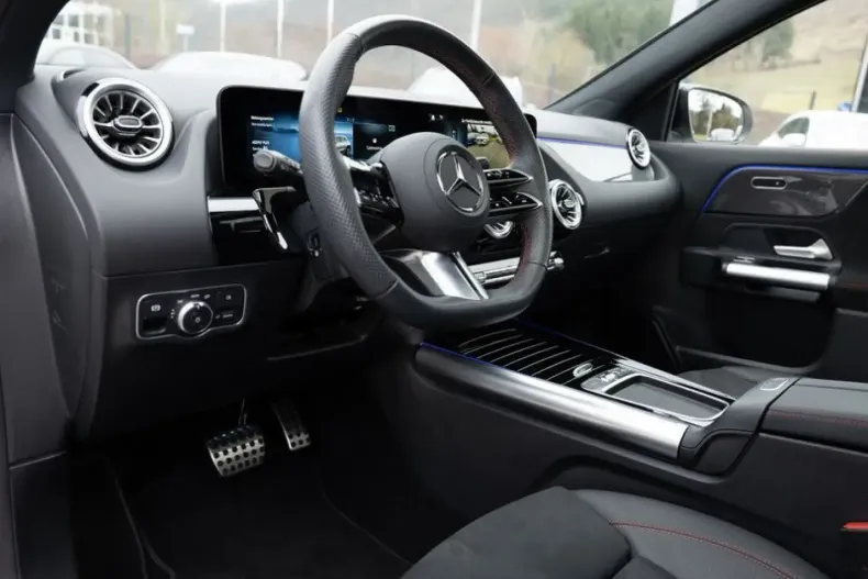 Mercedes-Benz GLA 250 (Clasa GLA) din 2024 cu 11.961 km - oferta MER196729 - foto 21