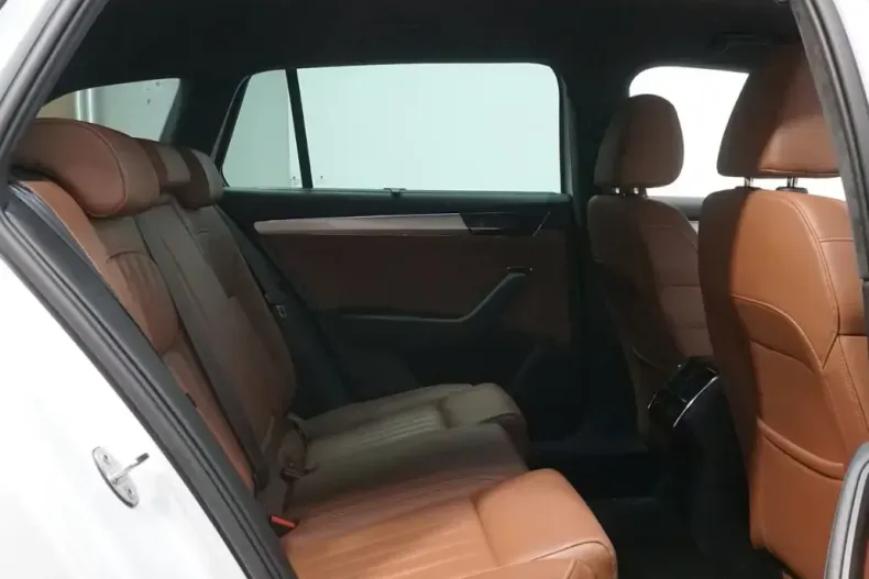 Skoda Superb din 2022 cu 59.400 km - oferta SKO196730 - foto 10