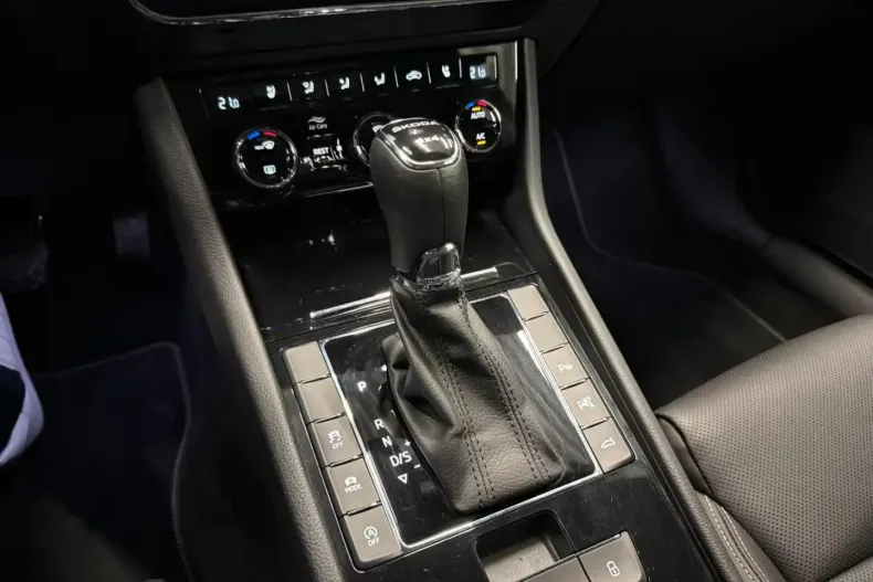 Skoda Superb din 2022 cu 45.100 km - oferta SKO196732 - foto 25