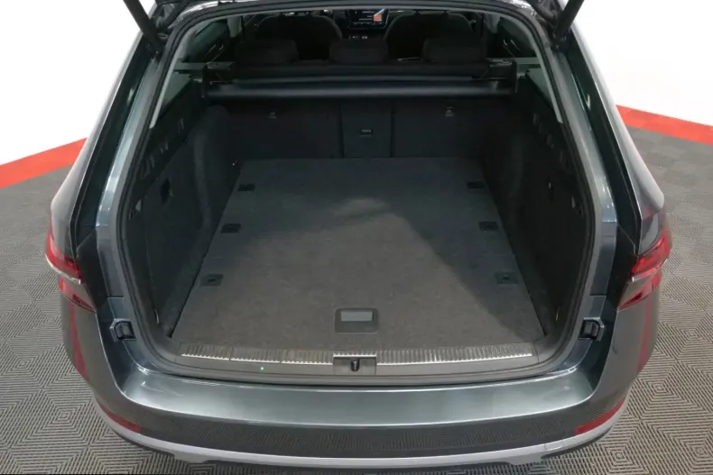 Skoda Superb din 2021 cu 75.600 km - oferta SKO196733 - foto 24