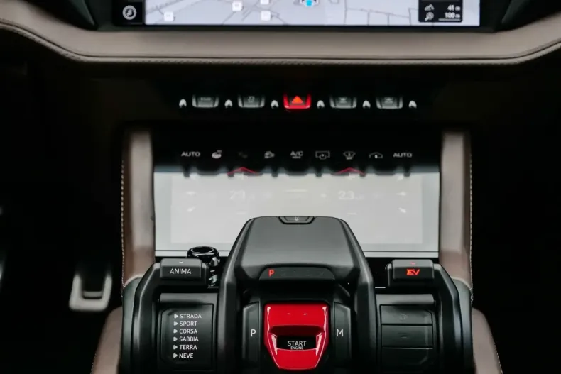 Lamborghini Urus din 2024 cu 10.860 km - oferta LAM196752 - foto 17