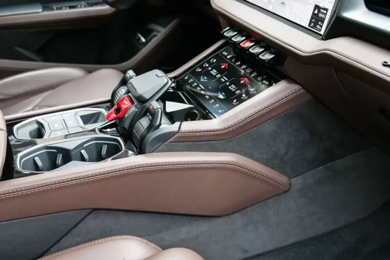 Lamborghini Urus din 2024 cu 10.860 km - oferta LAM196752 - foto 19