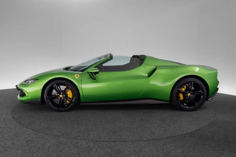 Ferrari 296 GTS din 2023 cu 3.100 km - oferta FER196761 - foto 2