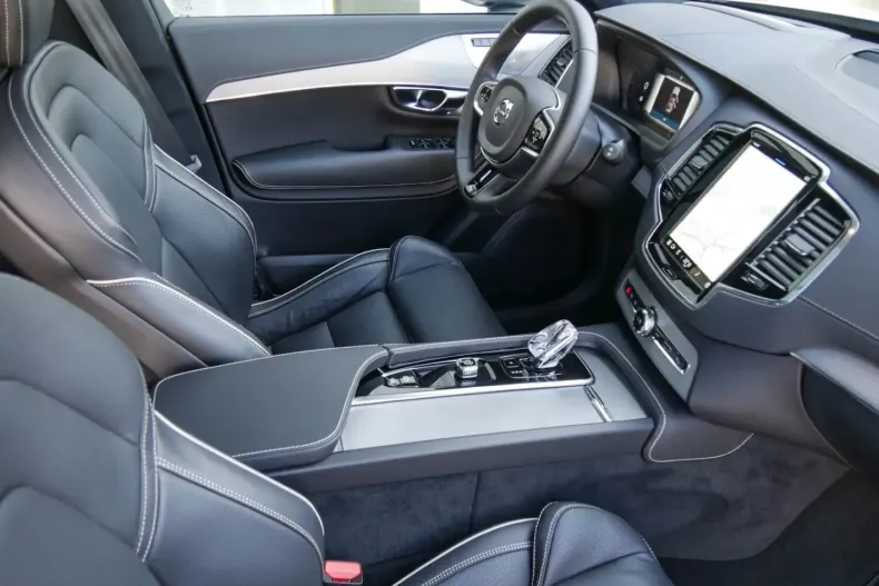 Volvo XC90 din 2025 cu 20.530 km - oferta VOL196764 - foto 3