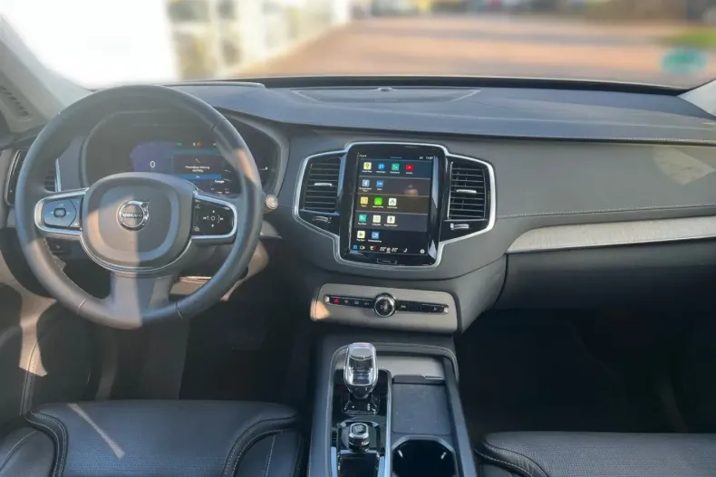 Volvo XC90 din 2024 cu 33.076 km - oferta VOL196767 - foto 9