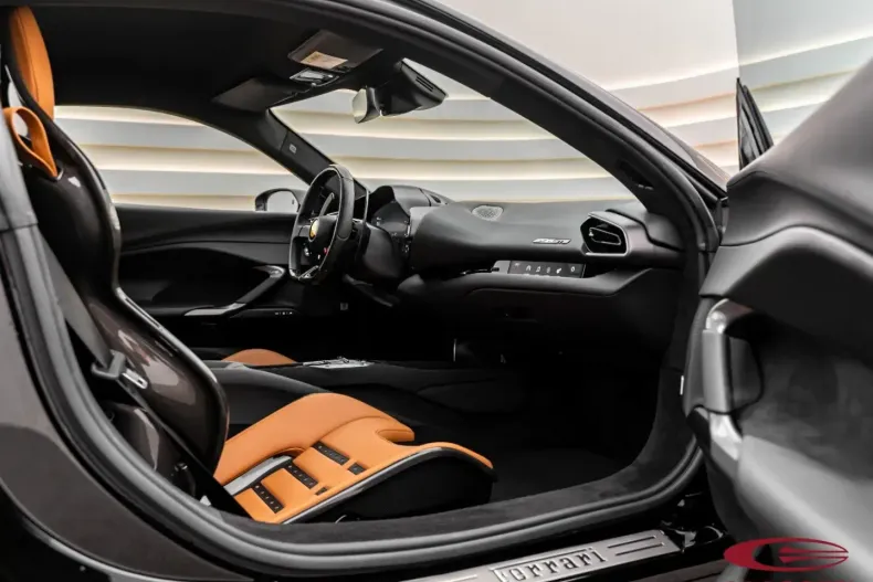 Ferrari 296 GTB din 2022 cu 7.000 km - oferta FER196778 - foto 13