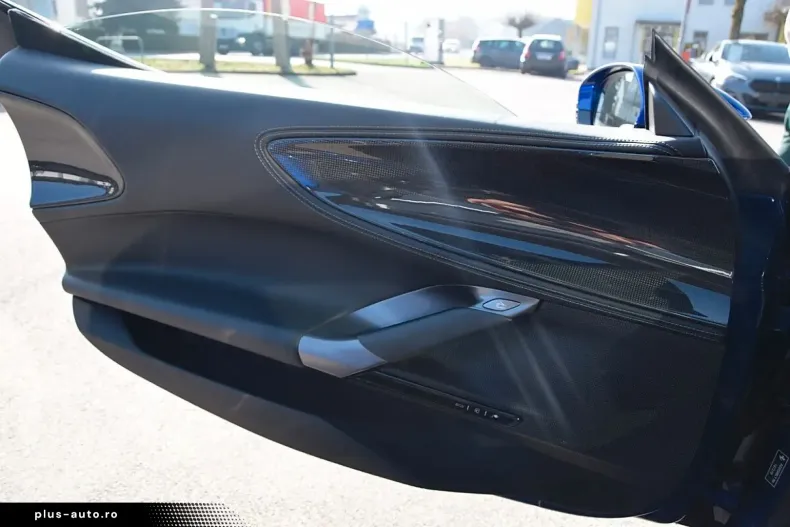 Ferrari SF90 din 2023 cu 8.250 km - oferta FER196779 - foto 12
