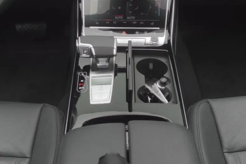 Audi A8 din 2022 cu 45.300 km - oferta AUD196786 - foto 11