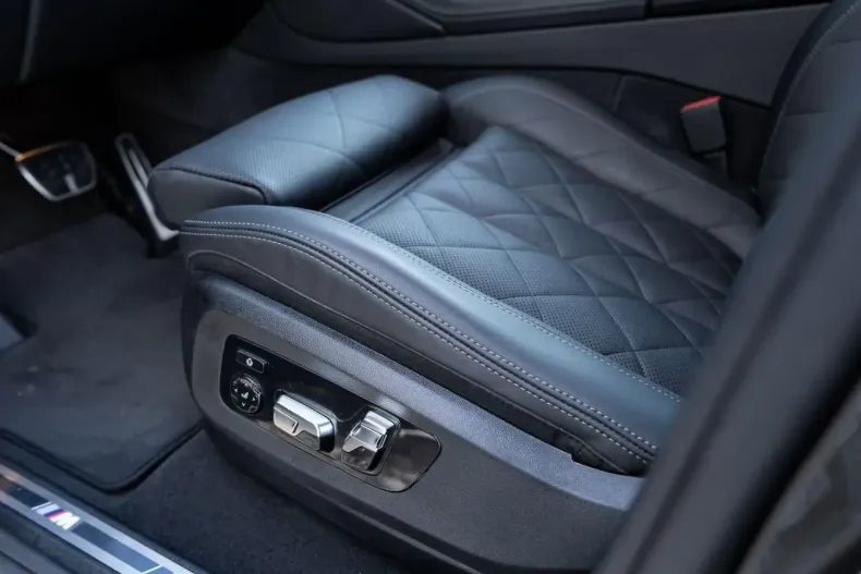 BMW X6 (Seria X) din 2025 cu 14.790 km - oferta BMW196794 - foto 9