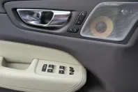 Volvo XC60 din 2021 cu 66.100 km - oferta VOL196802 - foto 9