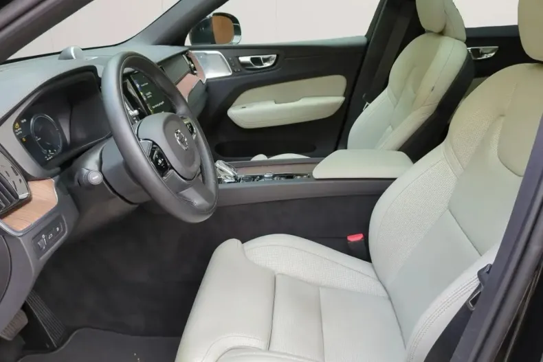 Volvo XC60 din 2021 cu 66.100 km - oferta VOL196802 - foto 10