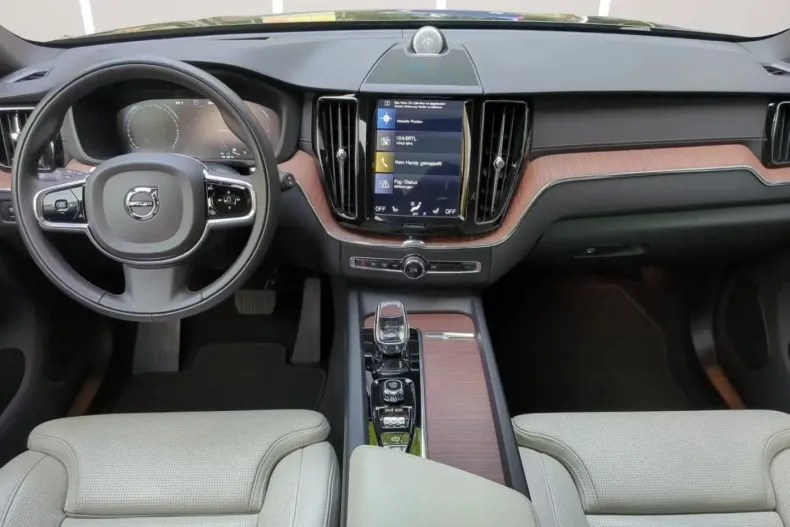 Volvo XC60 din 2021 cu 66.100 km - oferta VOL196802 - foto 12