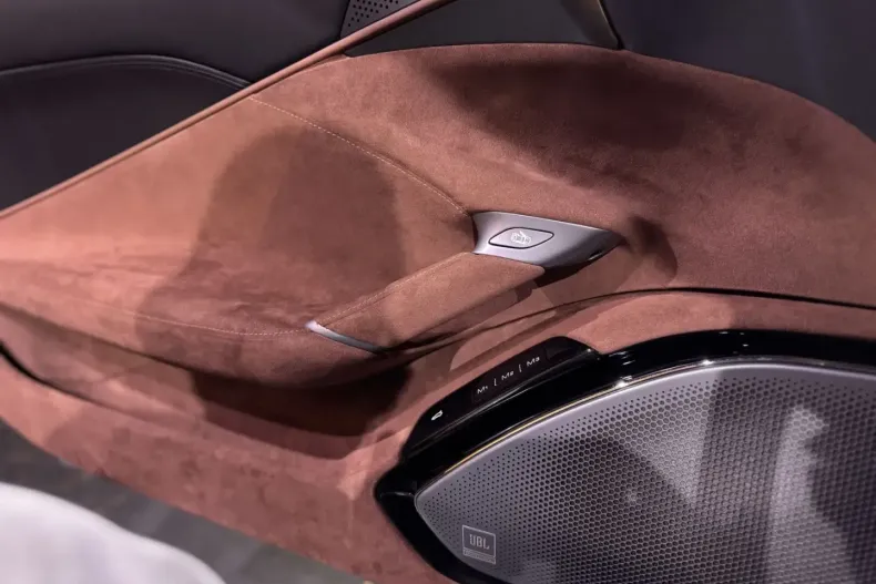 Ferrari Roma din 2024 cu 2.484 km - oferta FER196807 - foto 17