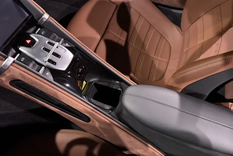 Ferrari Roma din 2024 cu 2.484 km - oferta FER196807 - foto 18