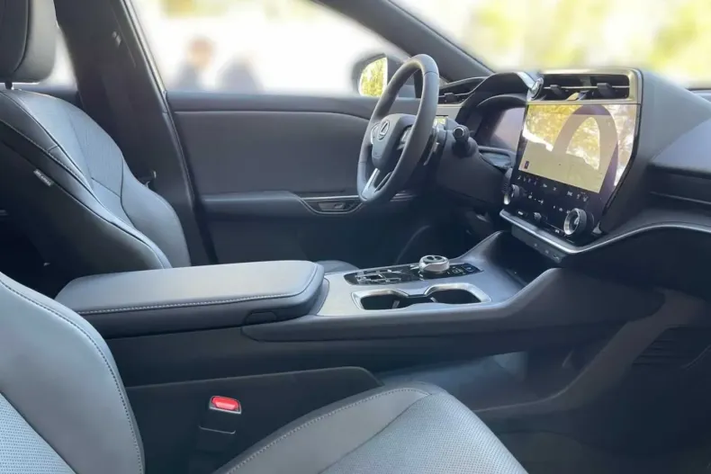 Lexus RZ din 2023 cu 7.000 km - oferta LEX196810 - foto 6