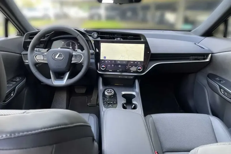 Lexus RZ din 2023 cu 7.000 km - oferta LEX196810 - foto 8