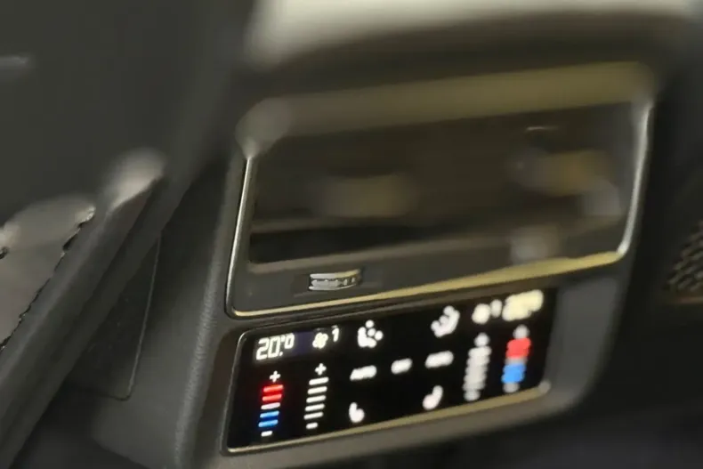 Audi RSQ8 din 2022 cu 72.000 km - oferta AUD196821 - foto 31