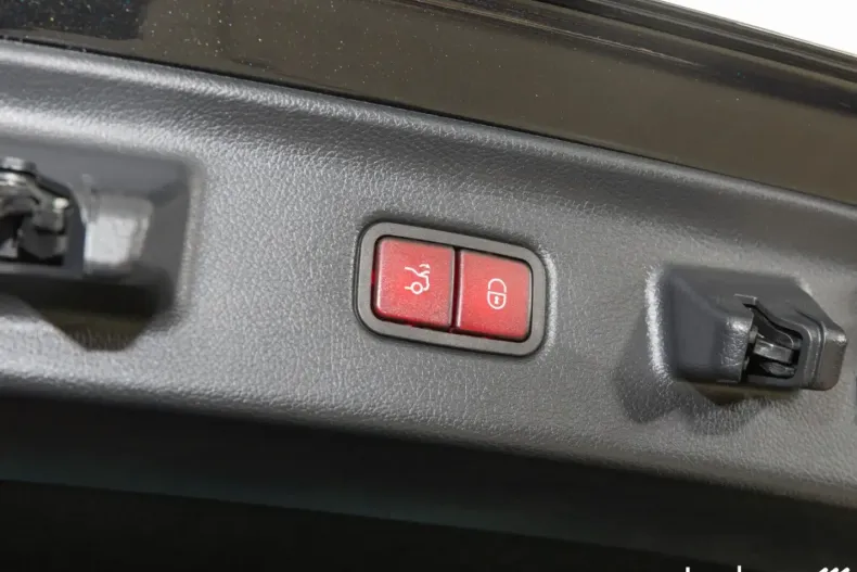 Mercedes-Benz S 63 AMG (Clasa S) din 2024 cu 4.649 km - oferta MER196829 - foto 9