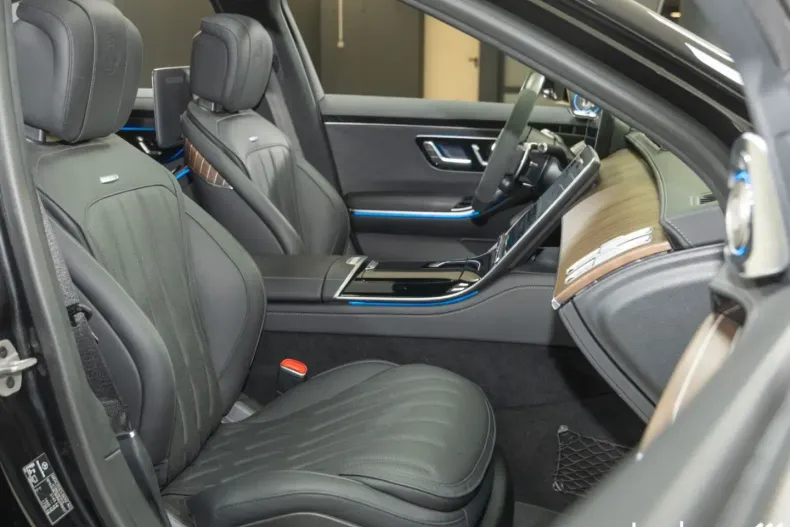 Mercedes-Benz S 63 AMG (Clasa S) din 2024 cu 4.649 km - oferta MER196829 - foto 18