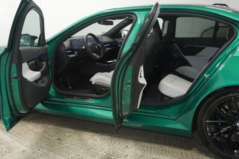 BMW M5 (Seria 5) din 2025 cu 16.800 km - oferta BMW196830 - foto 15