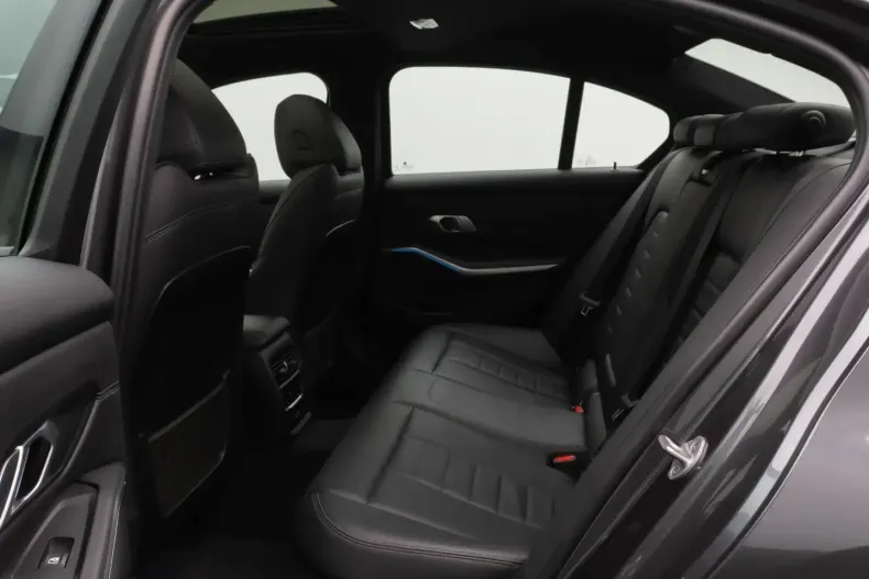 BMW 330 (Seria 3) din 2022 cu 49.999 km - oferta BMW196837 - foto 24