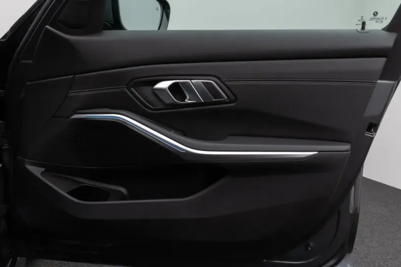 BMW 330 (Seria 3) din 2022 cu 49.999 km - oferta BMW196837 - foto 30