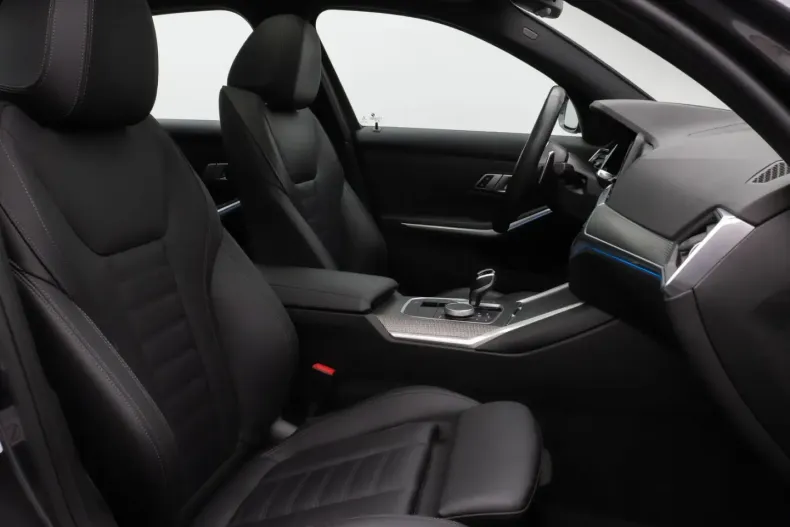 BMW 330 (Seria 3) din 2022 cu 49.999 km - oferta BMW196837 - foto 35