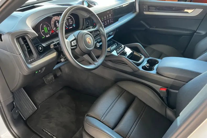 Porsche Cayenne din 2024 cu 15.200 km - oferta POR196843 - foto 4