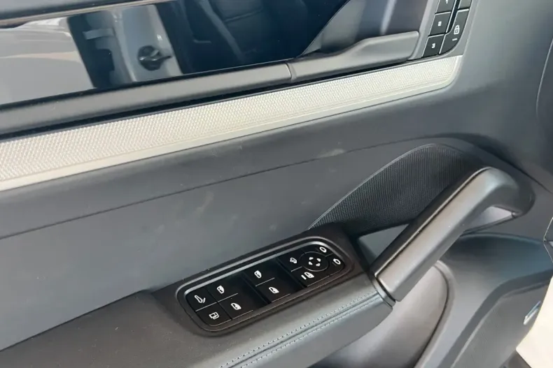 Porsche Cayenne din 2024 cu 15.200 km - oferta POR196843 - foto 12