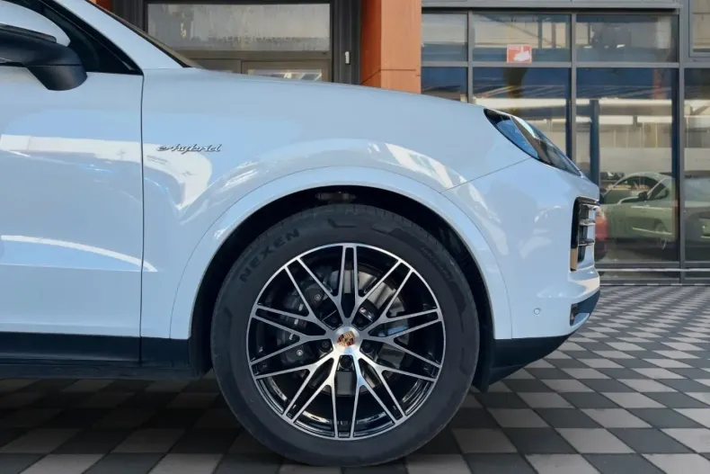 Porsche Cayenne din 2024 cu 15.200 km - oferta POR196843 - foto 23