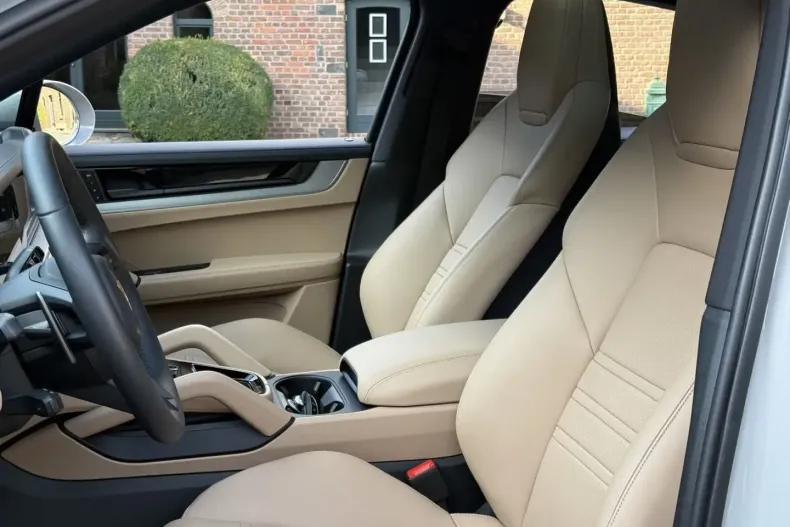 Porsche Cayenne din 2025 cu 9.500 km - oferta POR196846 - foto 4