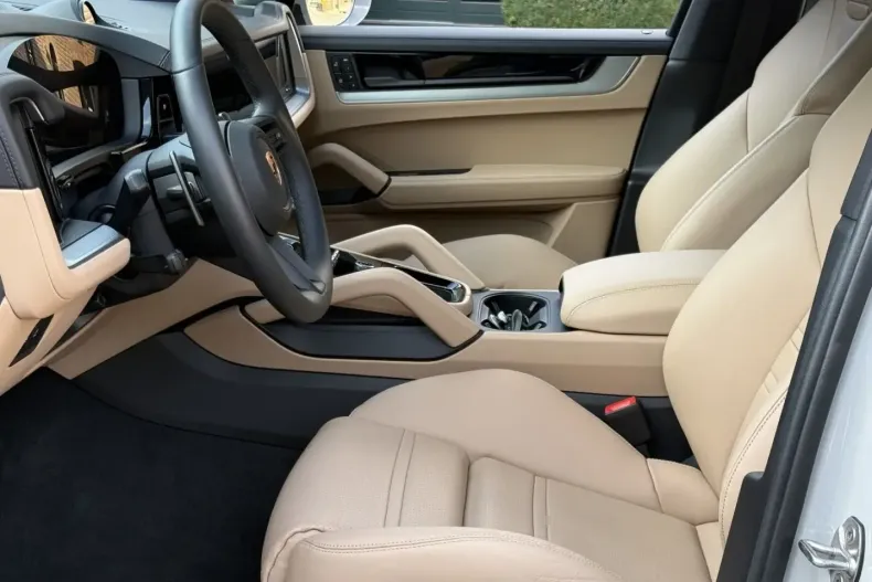Porsche Cayenne din 2025 cu 9.500 km - oferta POR196846 - foto 6