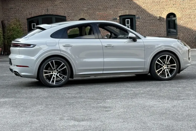 Porsche Cayenne din 2025 cu 9.500 km - oferta POR196846 - foto 22