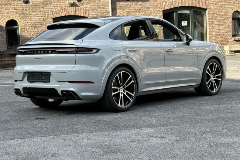 Porsche Cayenne din 2025 cu 9.500 km - oferta POR196846 - foto 24