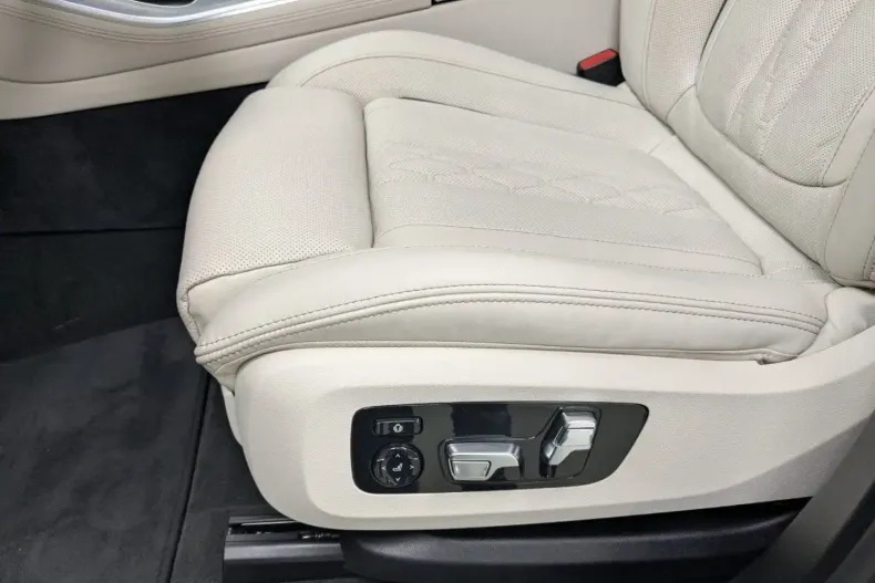 BMW X5 M60 (Seria X) din 2024 cu 43.488 km - oferta BMW196849 - foto 12