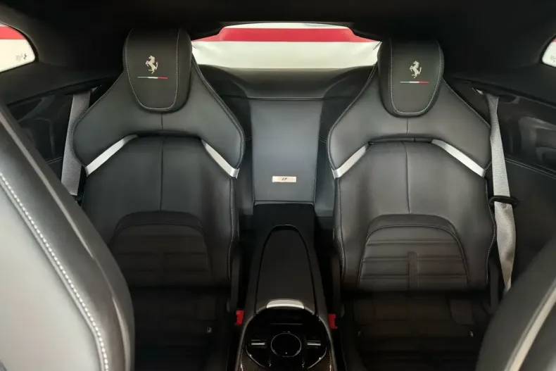 Ferrari Purosangue din 2024 cu 4.400 km - oferta FER196892 - foto 17