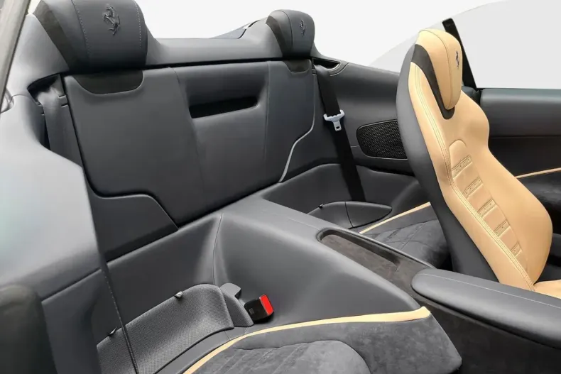 Ferrari Roma din 2024 cu 4.380 km - oferta FER196893 - foto 19