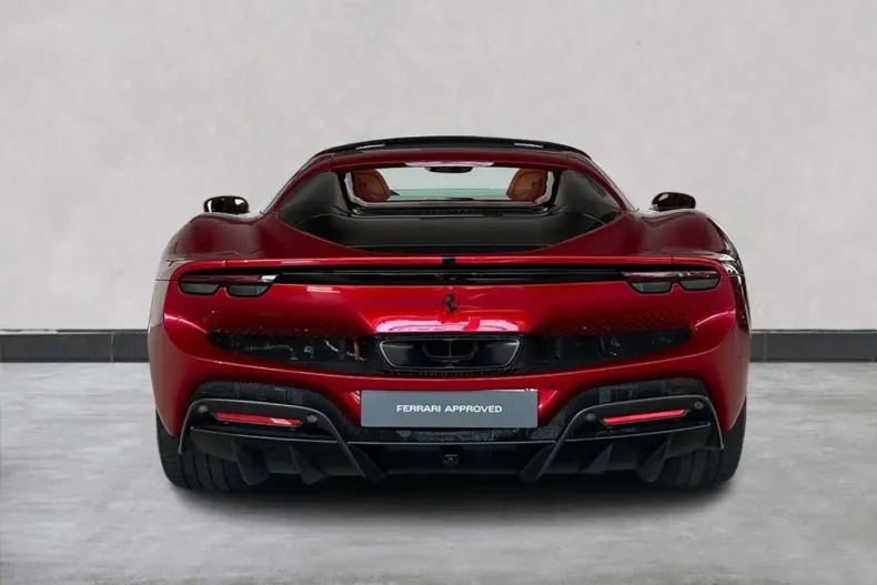 Ferrari 296 GTS din 2024 cu 4.000 km - oferta FER196896 - foto 5