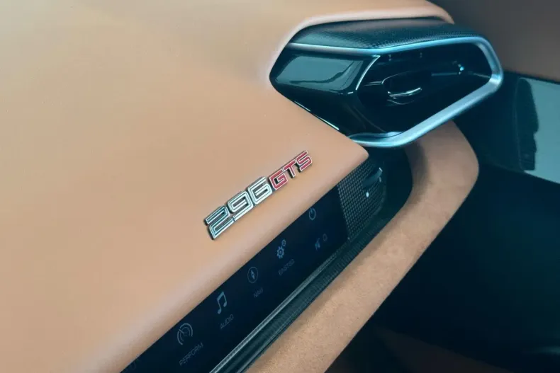 Ferrari 296 GTS din 2024 cu 4.000 km - oferta FER196896 - foto 21