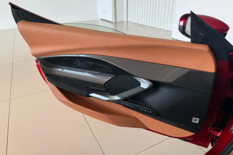 Ferrari 296 GTS din 2024 cu 4.000 km - oferta FER196896 - foto 24