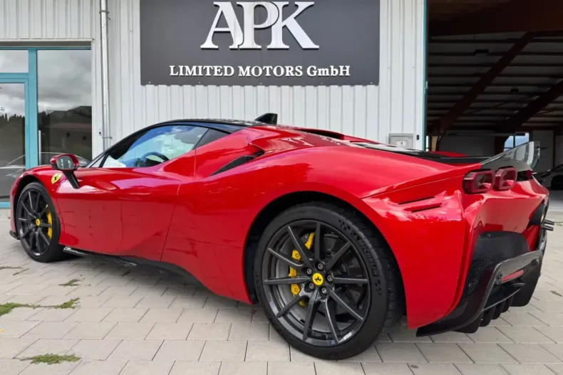 Ferrari SF90 din 2022 cu 5.500 km - oferta FER196898 - foto 5