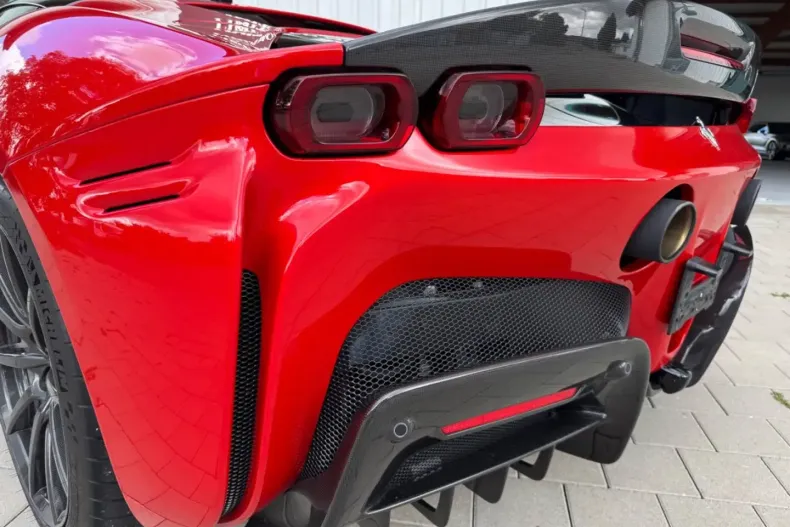 Ferrari SF90 din 2022 cu 5.500 km - oferta FER196898 - foto 6