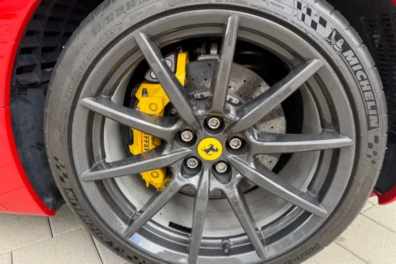 Ferrari SF90 din 2022 cu 5.500 km - oferta FER196898 - foto 7