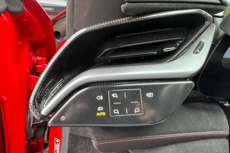 Ferrari SF90 din 2022 cu 5.500 km - oferta FER196898 - foto 22