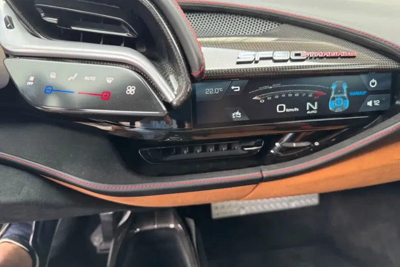 Ferrari SF90 din 2022 cu 5.500 km - oferta FER196898 - foto 25