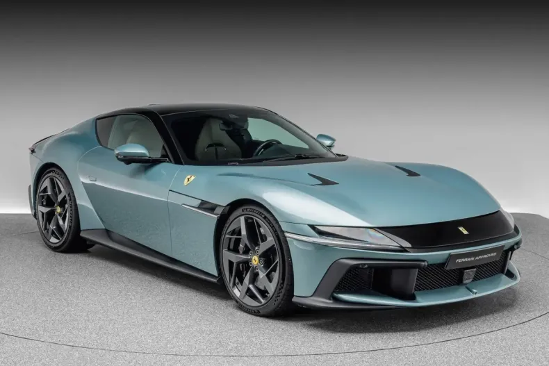 Ferrari 12Cilindri din 2024 cu 21.900 km - oferta FER196900 - foto 1